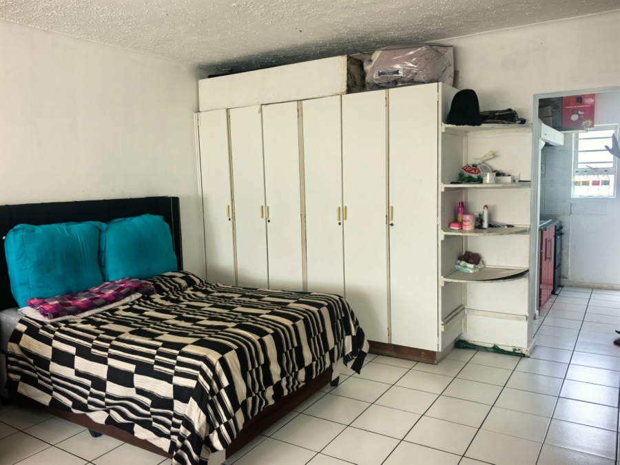 1 Bedroom Property for Sale in Quigney Eastern Cape